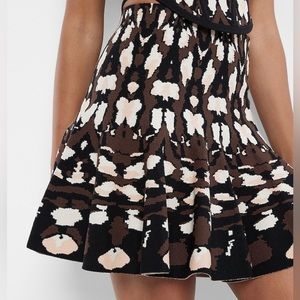 Express Body Contour Printed Skirt